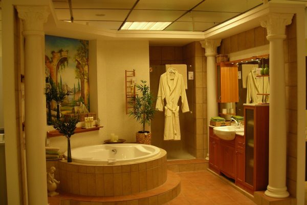 Badezimmer mit Waschtisch