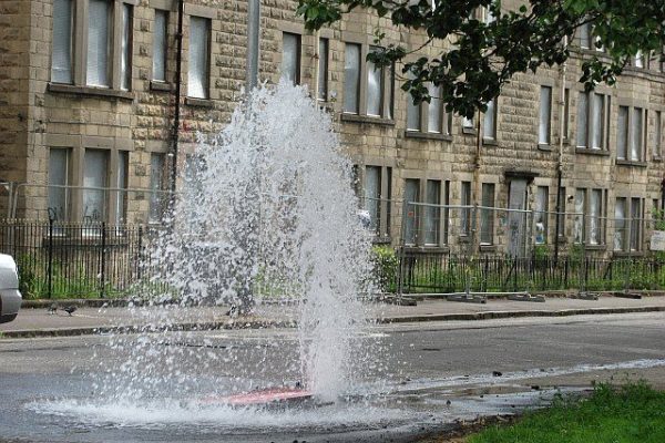 Wasseraustritt nach einem Rohrbruch